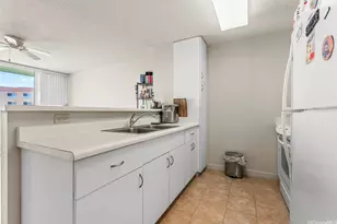 3009 Ala Makahala Pl, Honolulu, HI 96818 - Photo 2