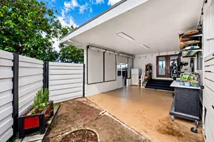 71 Kawananakoa Pl, Honolulu, HI 96817 - Photo 16
