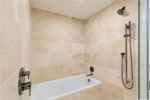 333 Ward Ave, Honolulu, HI 96814 - Photo 16