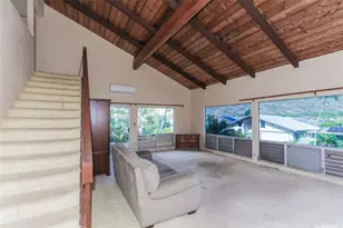 1160 Kahului St, Honolulu, HI 96825 - Photo 2
