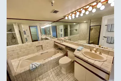 1525 Wilder Avenue #504, Honolulu, HI 96822 - Photo 14