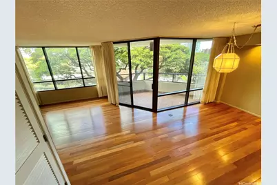 1525 Wilder Avenue #504, Honolulu, HI 96822 - Photo 2