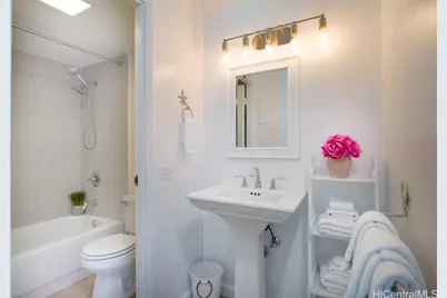 2240 Kuhio Avenue #1008, Honolulu, HI 96815 - Photo 4