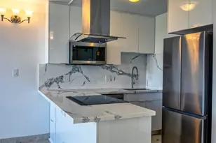 3045 Ala Napuaa Pl, Honolulu, HI 96818 - Photo 10