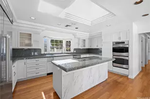 1100 Kaimoku Pl, Honolulu, HI 96821 - Photo 10