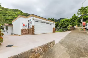 752 Kalaau Pl, Honolulu, HI 96821 - Photo 2