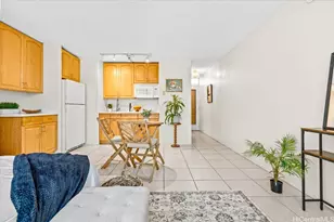 929 Ahana St, Honolulu, HI 96814 - Photo 16