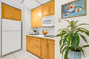 929 Ahana St, Honolulu, HI 96814 - Photo 18