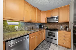 1910 Ala Moana Blvd, Honolulu, HI 96815 - Photo 4