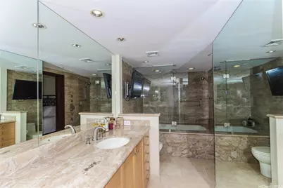 2470 Kalakaua Avenue #3901/3902 PH, Honolulu, HI 96815 - Photo 18