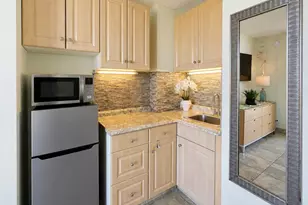 1920 Ala Moana Blvd, Honolulu, HI 96815 - Photo 6