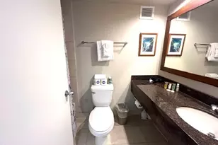2045 Kalakaua Ave, Honolulu, HI 96815 - Photo 14