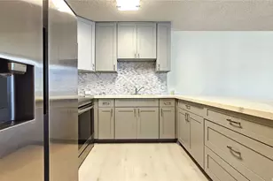1720 Ala Moana Blvd, Honolulu, HI 96815 - Photo 4