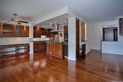 1010 Wilder Avenue #803, Honolulu, HI 96822 - Photo 4