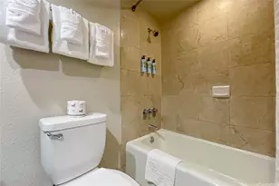 2045 Kalakaua Ave, Honolulu, HI 96815 - Photo 8
