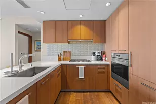 1555 Kapiolani Blvd, Honolulu, HI 96814 - Photo 2