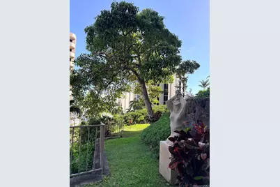 1001 Wilder Avenue #806, Honolulu, HI 96822 - Photo 16