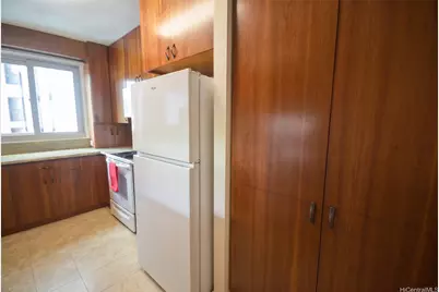 1001 Wilder Avenue #604, Honolulu, HI 96822 - Photo 4