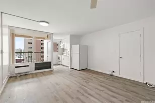 747 Amana St, Honolulu, HI 96814 - Photo 2