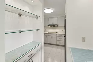 1910 Ala Moana Blvd, Honolulu, HI 96815 - Photo 6