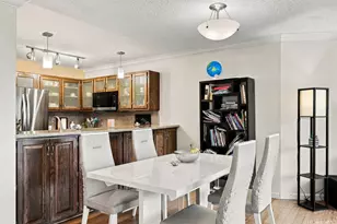 555 Hahaione St, Honolulu, HI 96825 - Photo 6
