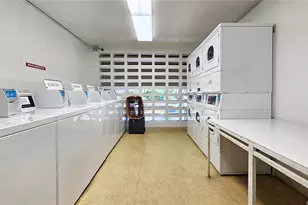 2740 Kuilei St, Honolulu, HI 96826 - Photo 10