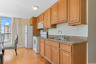 2421 Tusitala St, Honolulu, HI 96815 - Photo 8