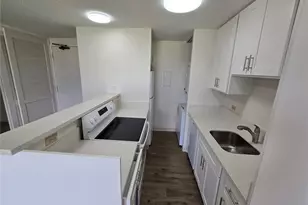 320 Liliuokalani Ave, Honolulu, HI 96815 - Photo 1