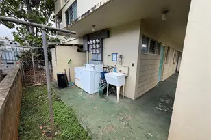 1143 Hassinger St, Honolulu, HI 96822 - Photo 10