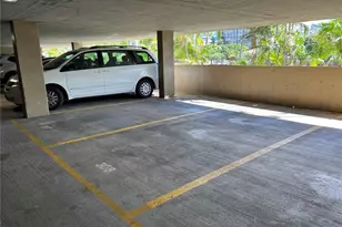 2121 Ala Wai Blvd, Honolulu, HI 96815 - Photo 12