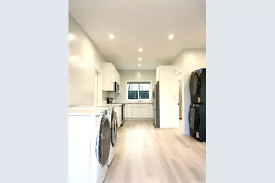 3323 A Castle Street, Honolulu, HI 96815 - Photo 1