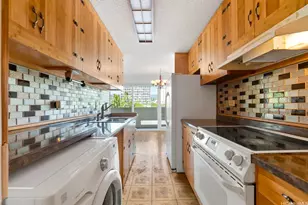 2085 Ala Wai Blvd, Honolulu, HI 96815 - Photo 2