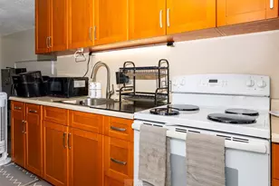 909 Wiliwili St, Honolulu, HI 96826 - Photo 12