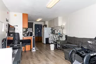 909 Wiliwili St, Honolulu, HI 96826 - Photo 8