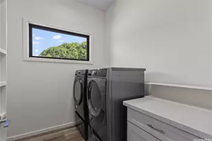 1207 Laukahi St, Honolulu, HI 96821 - Photo 18