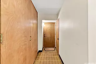 2825 S King St, Honolulu, HI 96826 - Photo 2