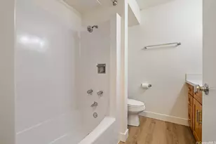 747 Amana St, Honolulu, HI 96814 - Photo 10