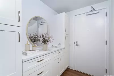 987 Queen Street #2104, Honolulu, HI 96814 - Photo 2