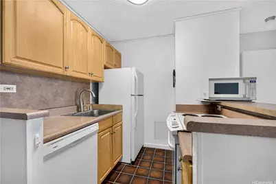 1535 Pensacola Street #1009, Honolulu, HI 96822 - Photo 4