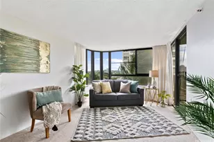 2724 Kahoaloha Ln, Honolulu, HI 96826 - Photo 1