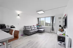 3045 Ala Napuaa Pl, Honolulu, HI 96818 - Photo 1