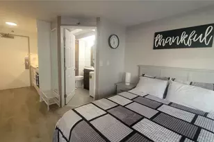 1700 Ala Moana Blvd, Honolulu, HI 96815 - Photo 1