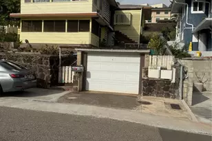 2248 Makanani Dr, Honolulu, HI 96817 - Photo 1