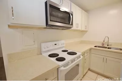 1120 Hassinger Street #107, Honolulu, HI 96822 - Photo 1