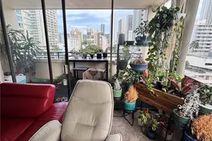 2410 Cleghorn St, Honolulu, HI 96815 - Photo 1