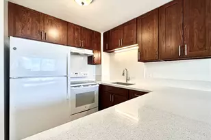 55 S Kukui St, Honolulu, HI 96813 - Photo 1