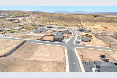 918 W 3270 S # 1, Hurricane, UT 84737 - Photo 6