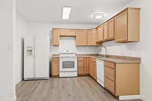 1305 E Riverside Dr, Saint George, UT 84790 - Photo 24