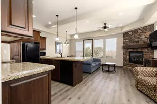 2018 N Pebble Beach Dr, Washington, UT 84780 - Photo 10