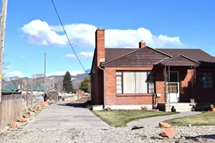 255 S Center St, Circleville, UT 84723 - Photo 2